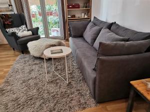 Women Only - Solo Mujeres