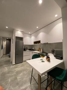 ThesSpacious Apartment
