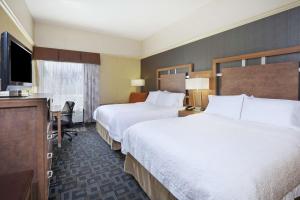Queen Room with Two Queen Beds - Non-Smoking room in Hampton Inn Clinton