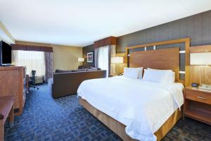 Deluxe King Room - Non-Smoking room in Hampton Inn Clinton