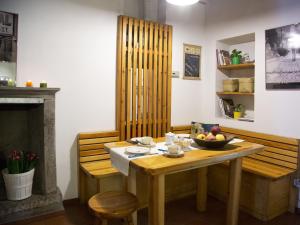 ALTIDO Cosy Apt for 2 near Train Station in Bohemian