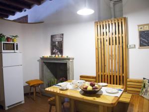 ALTIDO Cosy Apt for 2 near Train Station in Bohemian