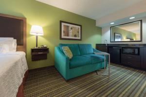 King Room with Sofa Bed and Study - Non-Smoking room in Hampton Inn Brooksville Dade City
