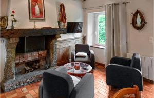 Maisons de vacances Amazing Home In Plougat-moysan With Wifi And 2 Bedrooms : photos des chambres