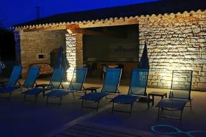 Villas Mas Piralet Ardeche en pierre piscine 6*12 pool house equipe : photos des chambres