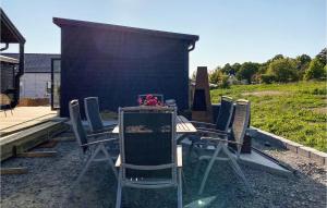 Cozy Home In Tvååker With Kitchen