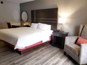King Room with King Bed - Non-Smoking room in Hampton Inn Greensburg
