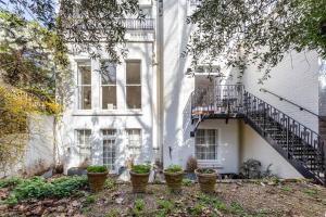 Lexham Gardens 2 Double Bed Garden Flat