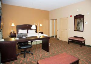 King Room with King Bed - Non-Smoking room in Hampton Inn & Suites Houston Rosenberg