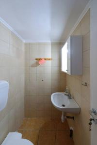 Ανώι - The Upper Storey