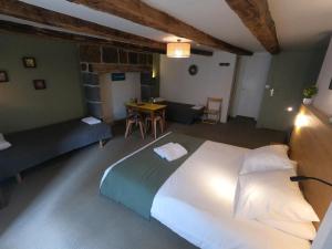 Hotels La Maison - Hotel & Gite : photos des chambres