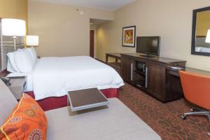 King Room with King Bed - Non-Smoking room in Hampton Inn & Suites Jacksonville-Airport