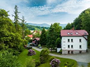 Willa Malinówka - ogród wypoczynkowy z widokiem na Śnieżkę