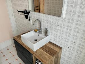 Maison avec Terrasse Surplombant la Vallée