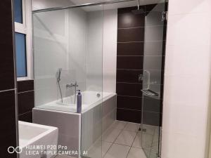 Cozy 3 Guests (WIFI) High Floor @Puteri Harbour L23