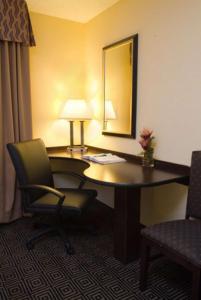 King Room with King Bed - Non-Smoking room in Hampton Inn & Suites Orlando-John Young Parkway/South Park