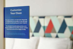 Queen Room with Two Queen Beds - Hearing Access/Non-Smoking room in Hampton Inn Kansas City Blue Springs
