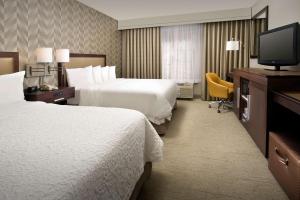 Queen Room with Two Queen Beds - Mobility Access/Non-Smoking room in Hampton Inn Kansas City The Legends