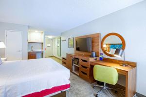 King Room with King Bed - Non-Smoking room in Hampton Inn Slidell