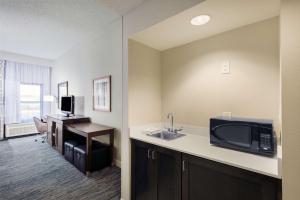Queen Room with Two Queen Beds - Non-Smoking room in Hampton Inn Mount Airy