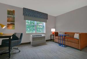 King Room with Sofa Bed and Study - Non-Smoking room in Hampton Inn Bath - Brunswick Area  ME