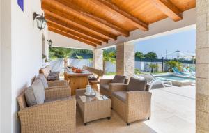 Beautiful Home In Pomer