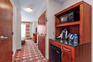 Queen Room with Two Queen Beds - Mobility and Hearing Access/Non-Smoking room in Hilton Garden Inn Starkville