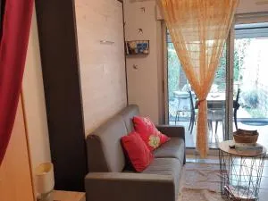 Studio cosy avec jardinet, parking privatif et WiFi gratuit - Proche Thermes et Étang de Thau - FR-1-503-148 - 克莱蒙莱罗