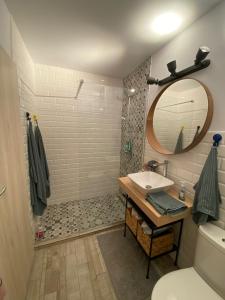 Cozy Place to Remember – with fireplace & Netflix