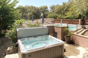 Villas Luxurious bastidon with swimming pool and jacuzzi : photos des chambres