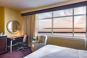 Executive King Room with River View room in Hilton Baton Rouge Capitol Center