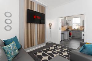 Woodbine House - Air Host and Stay - Free parking - Contractor Friendly