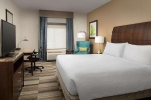 King Room room in Hilton Garden Inn Charlotte/Mooresville