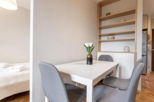 Golden Apartments Warsaw - Cozy and Bright Apartment in the City Center- Zamenhofa