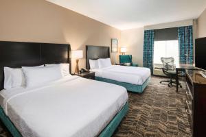 Queen Room with Two Queen Beds room in Hilton Garden Inn Silver Spring White Oak