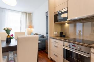 Bright and Stylish Apartment  Old Town  City Center Stawki