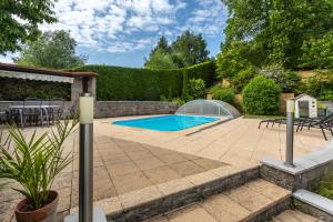 Private summer house with swimming pool, beach bar and pit for football and volleyball