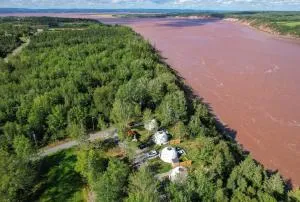 Gravity Luxury Domes - Centre Rawdon