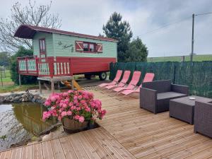 Chalets Roulotte La Marmotte : photos des chambres