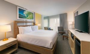 King Room with Partial Ocean View room in Blue Sea Beach Hotel