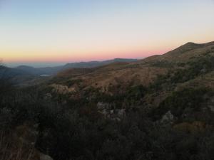 Casa corasol, a cozy, comfy, 2BR house- panoramic view and rooftop