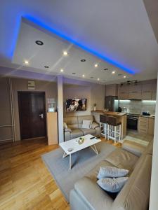 Centar Lux Apartman - FREE private parking, 10-min Walk Downtown