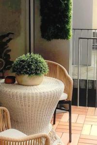 Cosy Beach Apartment with Free Secure Car Park