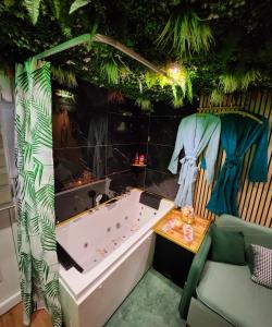 Jungle House avec Jacuzzi à 10 min de Disneyland -Taille Chambre-