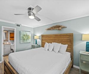 Holiday Surf and Racquet Unit 210
