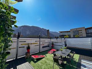 Crash Hotel Squamish