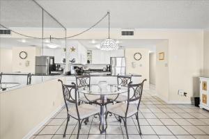 Holiday Surf and Racquet Unit 416