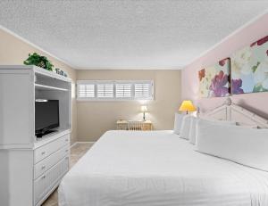 Holiday Surf and Racquet Unit 609