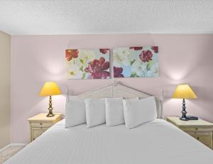 Holiday Surf and Racquet Unit 609