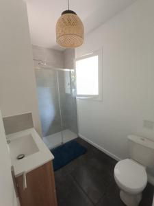 Maisons de vacances Maison dans le centre de messanges : Maison 3 Chambres